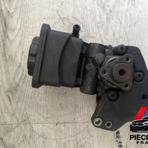 Pompe de direction assistée BMW 330d e46